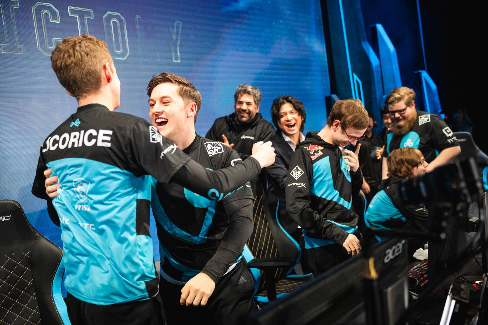 Cloud9 went on a miracle run to fight their way into the knockout stage.