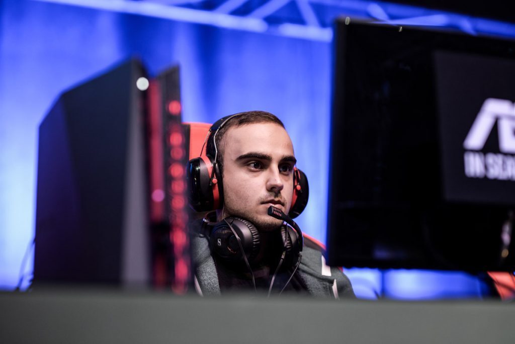 Team Liquid took the second seed in style as captain Kuro “KuroKy” Salehi Takhasomi became the first professional player to have played every available hero in a competitive match.