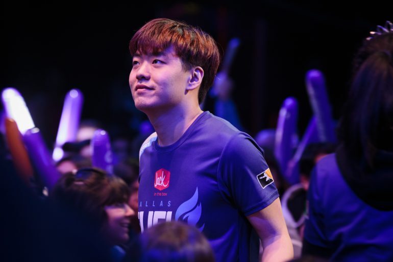 Hyeon "Effect" Hwang of the Dallas Fuel came out as bisexual via his personal Twitter account.