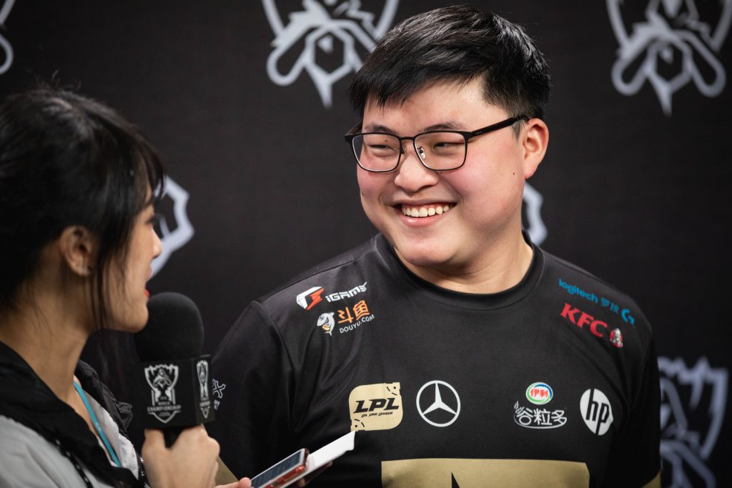 Uzi being interviewed during the League of Legends World Championship. 