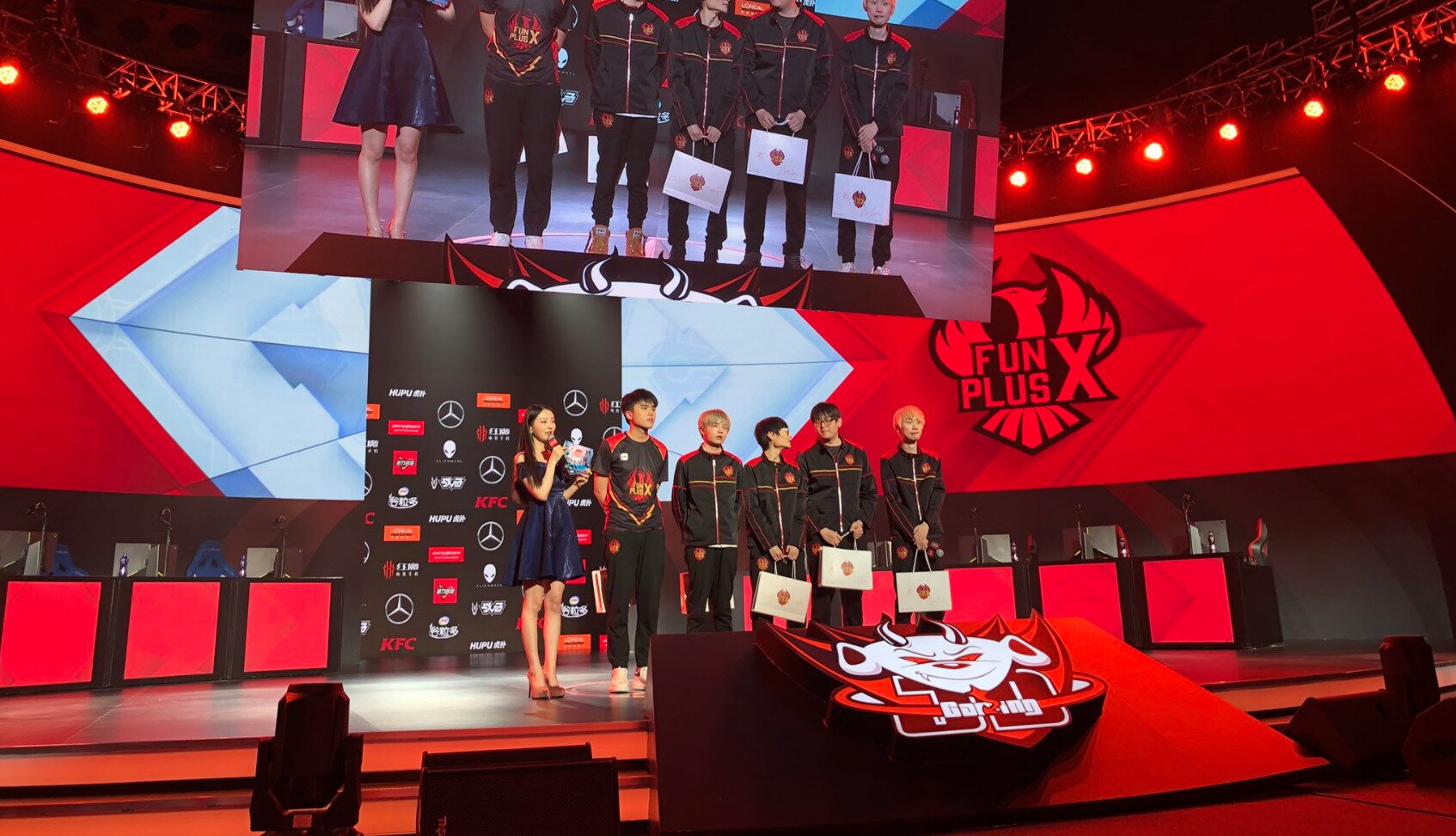 We look back at the match results, top storylines, best plays, and standout individual performances from the past week in the LPL.