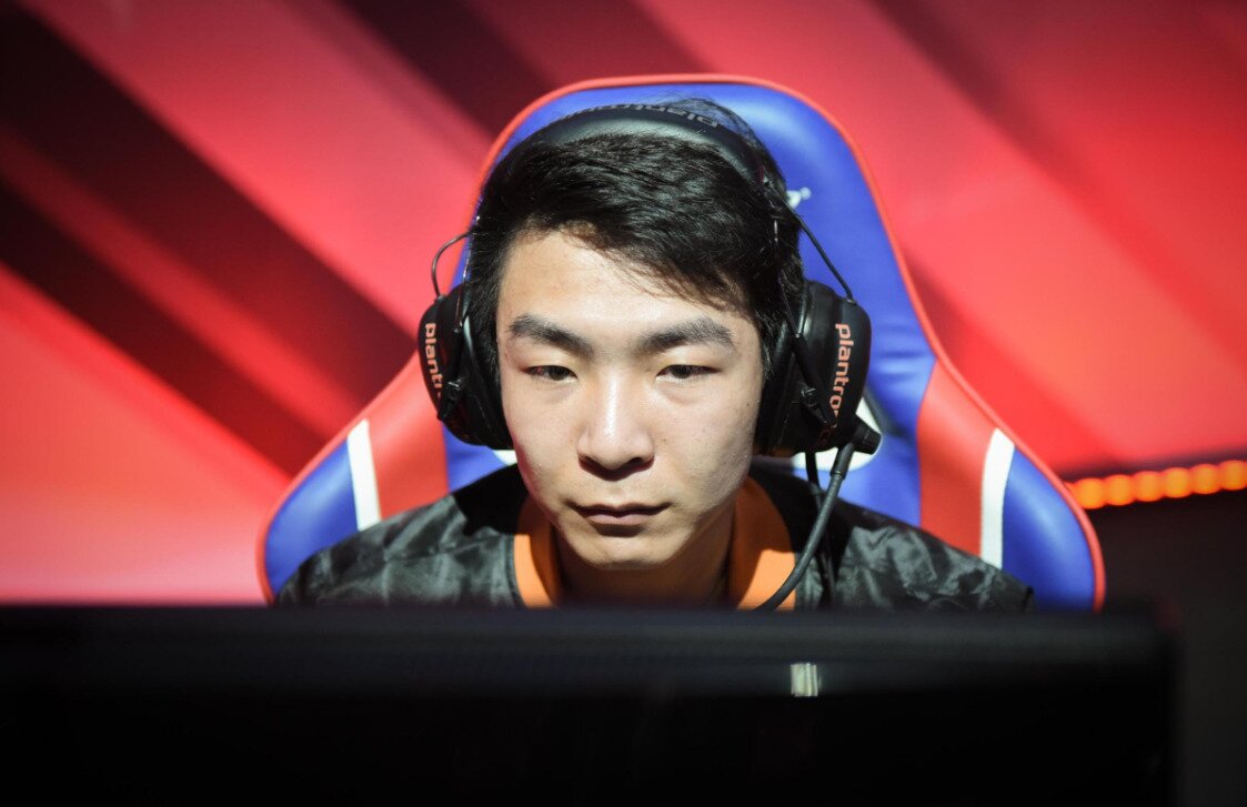 Xie “Langx” Zehn-Ying, formerly known as XiaoAL, is set to replace retiring Yan “Letme” Jun-Ze with RNG. Image via LPL.