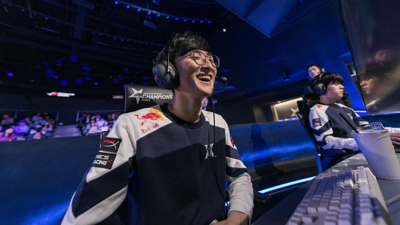 Kingzone DragonX have begun their Summer campaign undefeated and are the only roster to record back-to-back 2-0 victories in the opening week of the LCK. Image via Riot Korea.