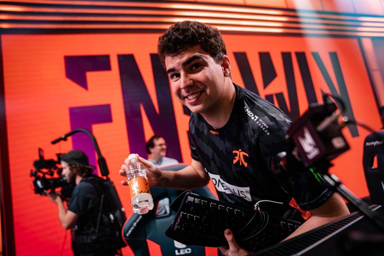 Fnatic have taken sole possession of first place in Europe after a 27-minute win over G2 Esports. Image via Riot Games.