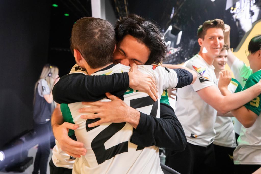 The LA Valiant celebrate after ending Vancouver Titans' win streak in this week's OWL action. (Photo via Blizzard)