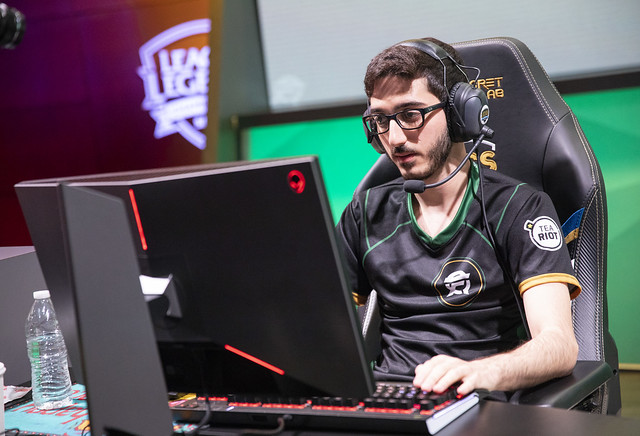 V1per would be a clear upgrade over FakeGod in the 100 Thieves top lane (photo courtesy of Riot Games)
