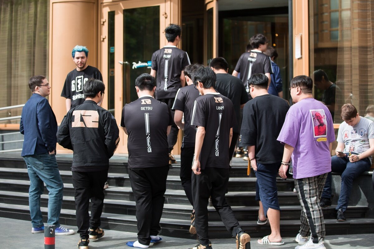 Royal Never Give Up have qualified for their first The International as an organization. (Image via EPICENTER)