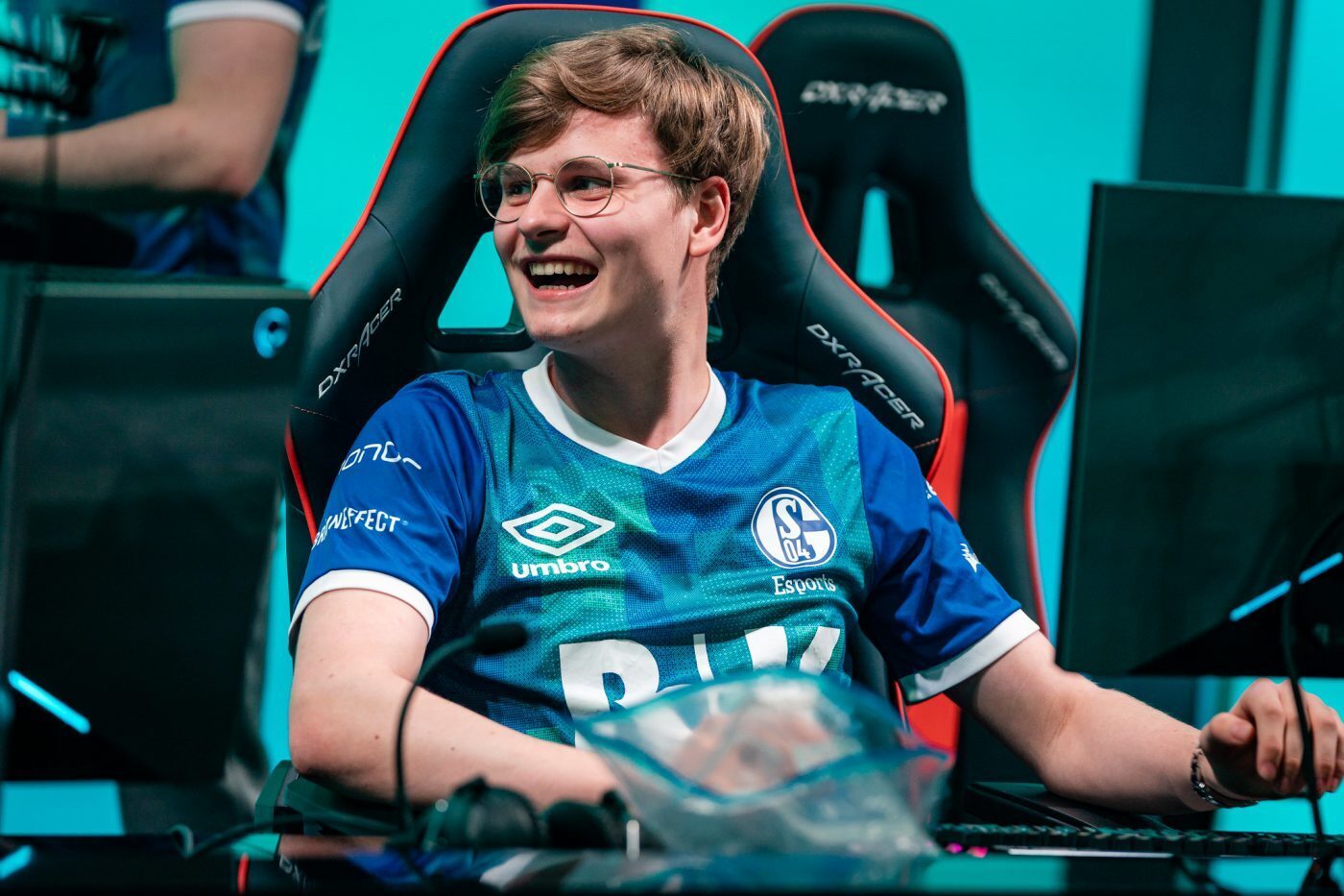 Schalke moves into fourth place with their first 2-0 weekend of LEC Summer 2019. Image via Riot Games.