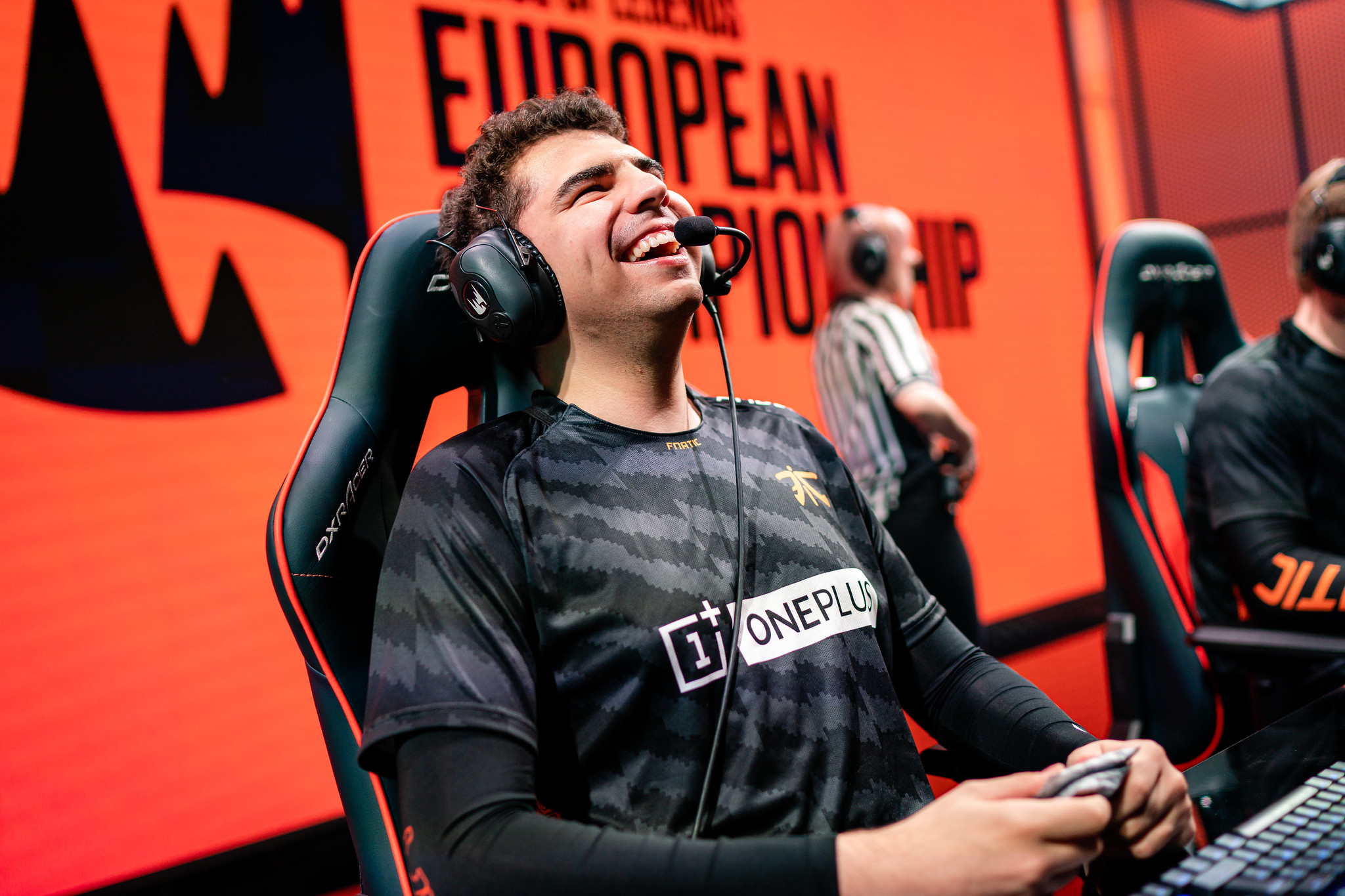 With their victory over Splyce, Fnatic secured a bye and a date with G2 (Photo via Riot Games)