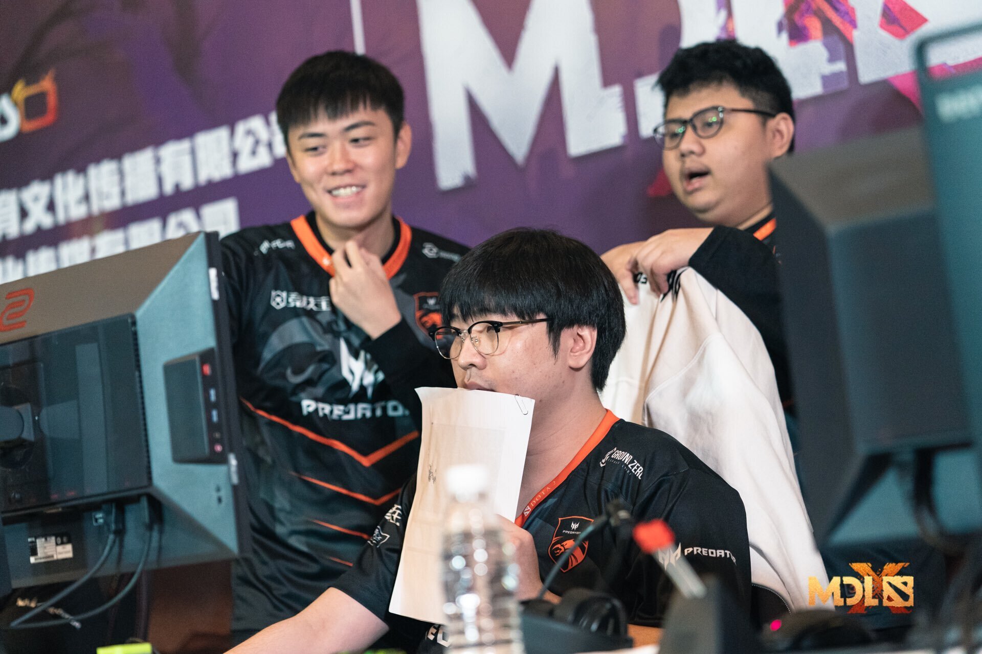 We've now said goodbye to half of the teams as TNC Predator continues to top the bracket at the Chengdu Major (Photo via Mars Media)