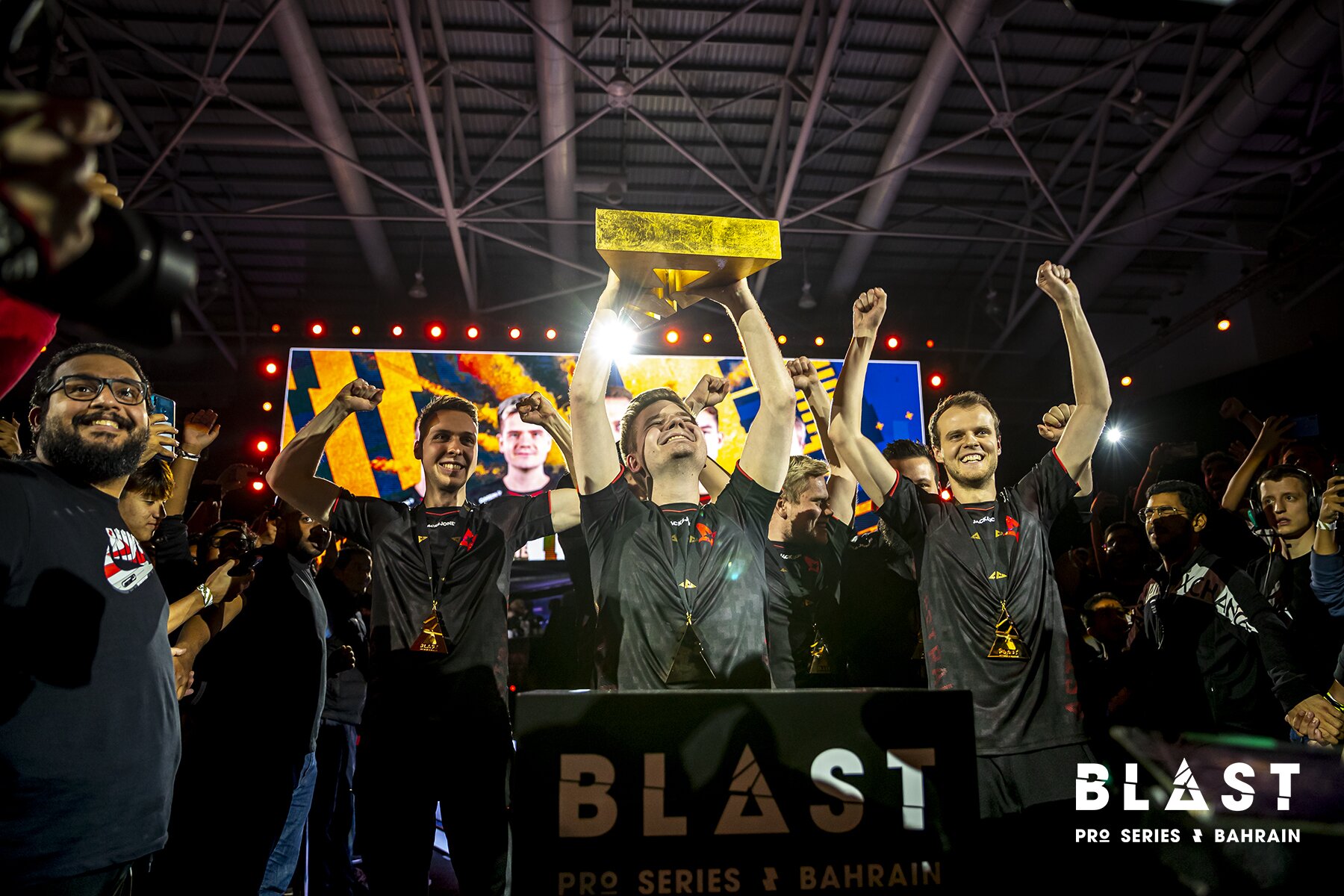Astralis are the BLAST Global Final champions without dropping a map during the entire event (Photo via BLAST Pro Series)