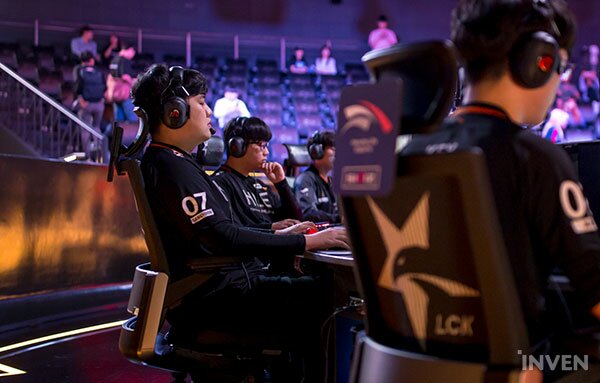 Hanwha Life is putting all of their chips on the table after just making it back from relegations (Photo via Inven Global)