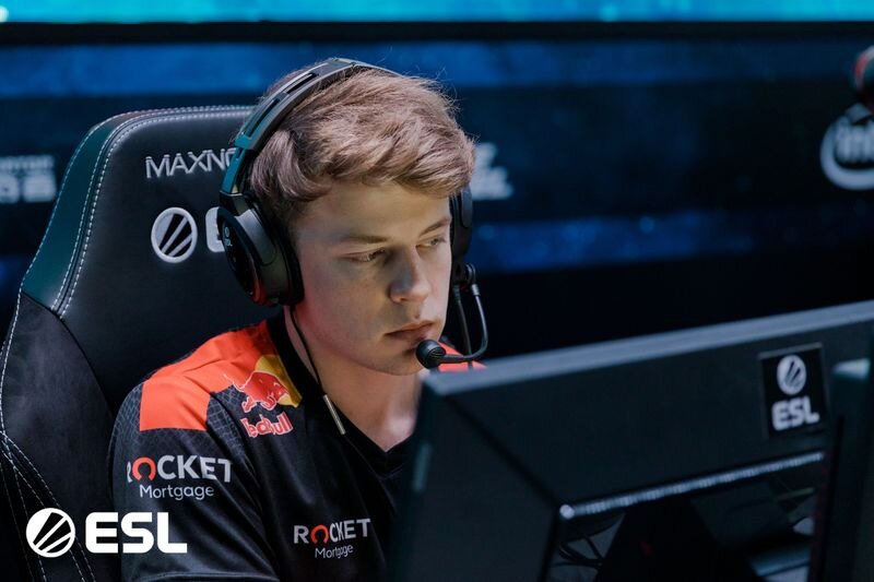 Jks will replace oBo on Complexity's starting roster (Photo via ESL)