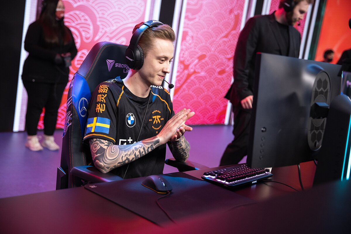 Rekkles has decided to leave Fnatic for a new destination after a long history with the organization (Photo via Yicun Liu