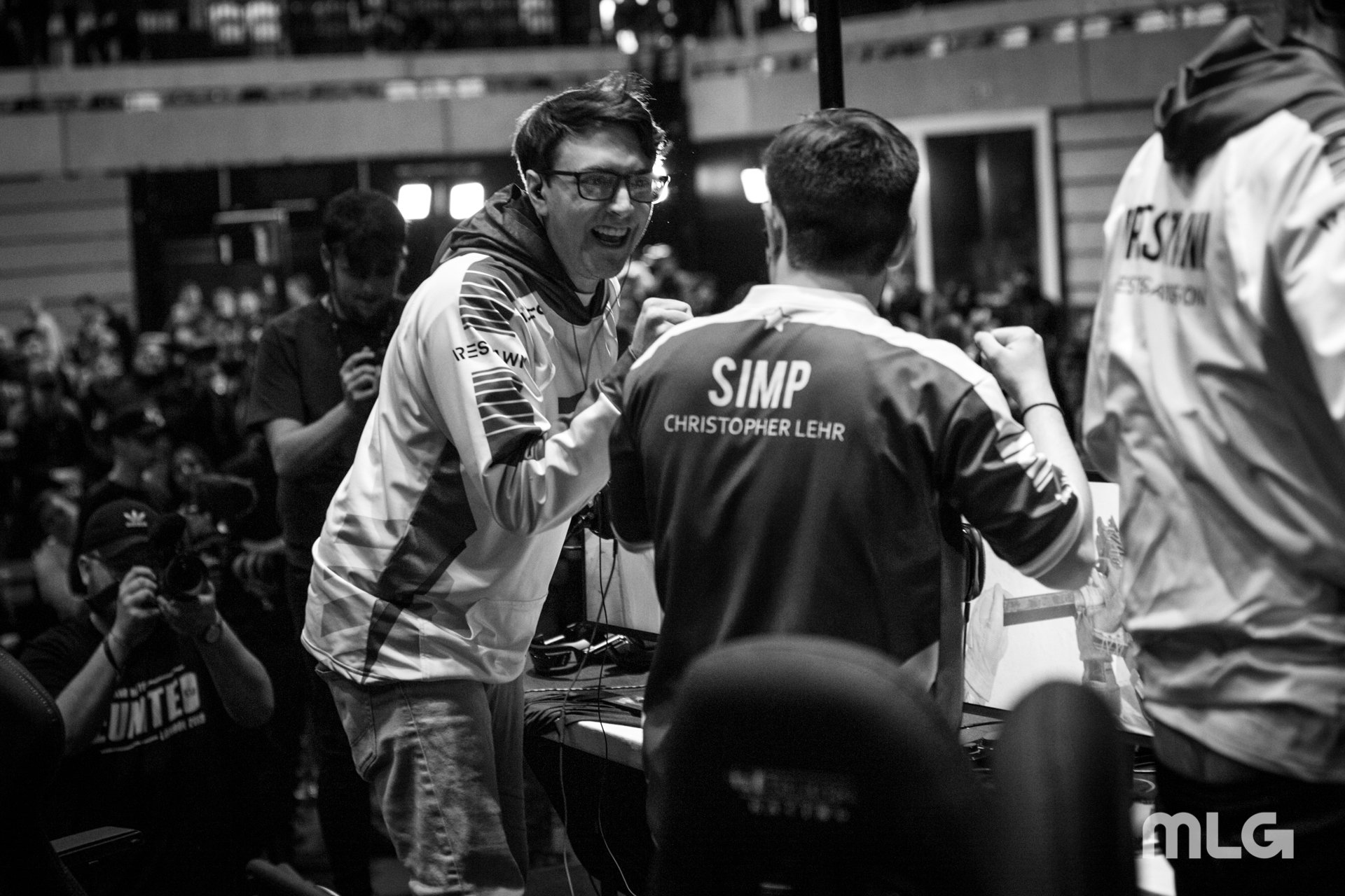 eUnited celebrate a series win at CWL London