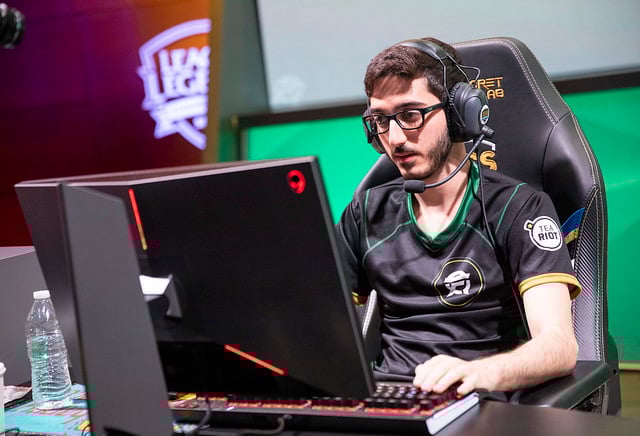 V1per would be a clear upgrade over FakeGod in the 100 Thieves top lane (photo courtesy of Riot Games)