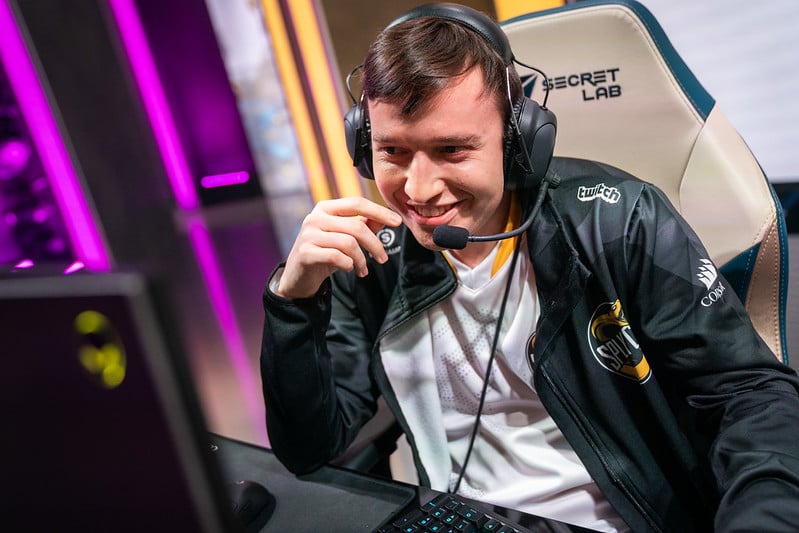In his final season, Vizicsacsi was able to finally make it to Worlds (Photo via Riot Games)
