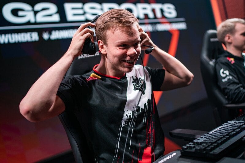 LEC Week Nine: G2 Locks in First