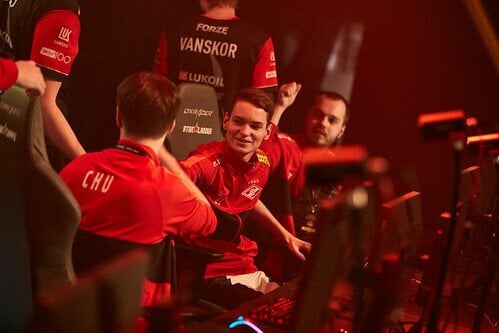 forZe impress, Aster surge at StarLadder Minor