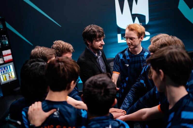 LEC Playoff Day Three: Rogue Advance