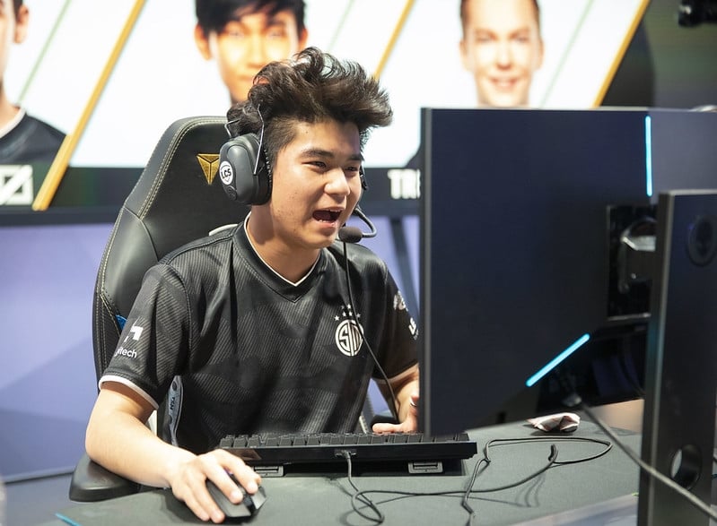 Spica celebrating his play on TSM