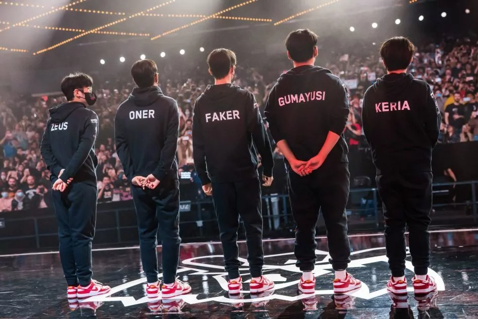 T1 vs JDG: Which Team Will Make Finals at Worlds 2022?