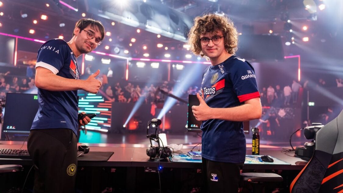 Carzzy and Hylissang