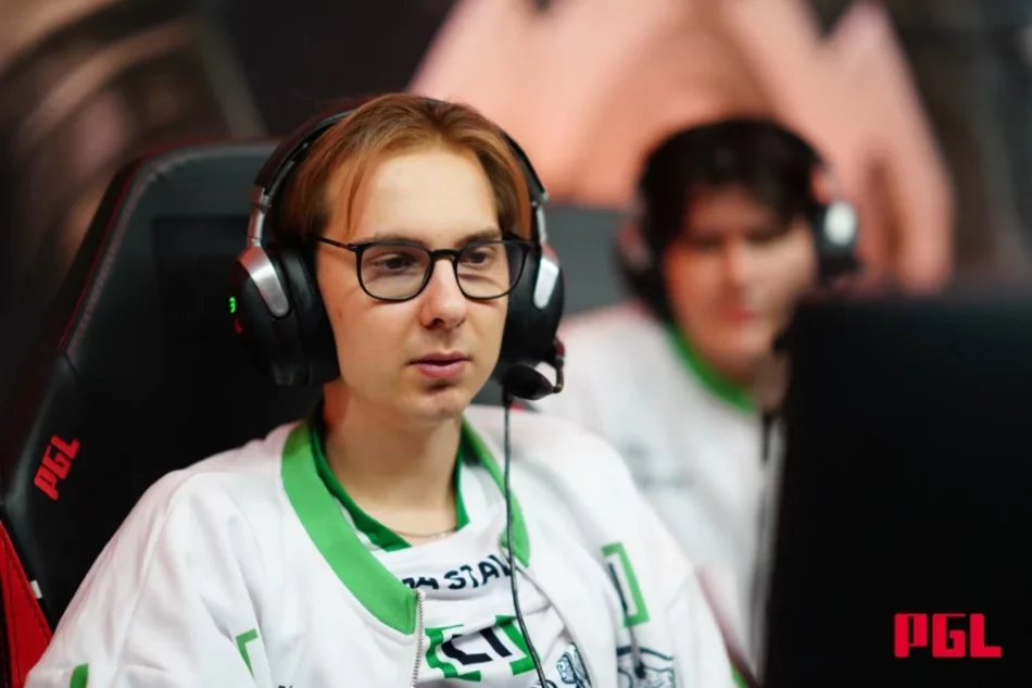 Team Spirit signs panto while Miposhka is benched ahead of BLAST Slam 4