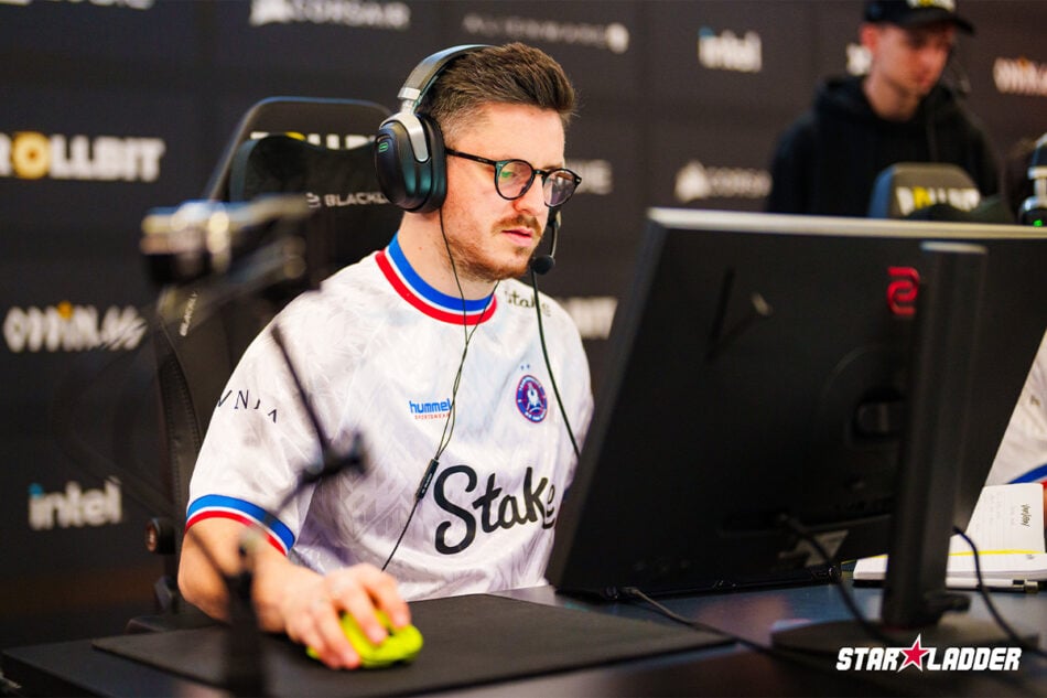 apEX CS2 Settings: Mouse, Crosshair, Viewmodel & More (2026)