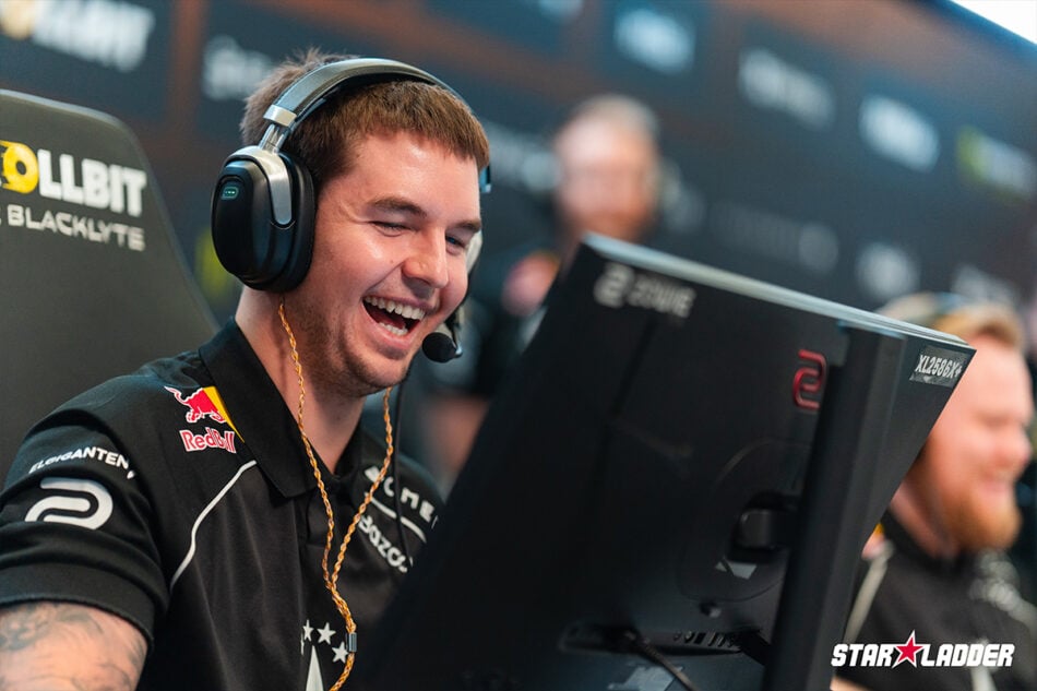 dev1ce reportedly close to joining 100 Thieves
