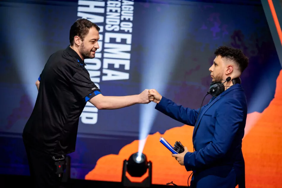 Shifters Head Coach Striker fist bumping Guilhoto during the LEC