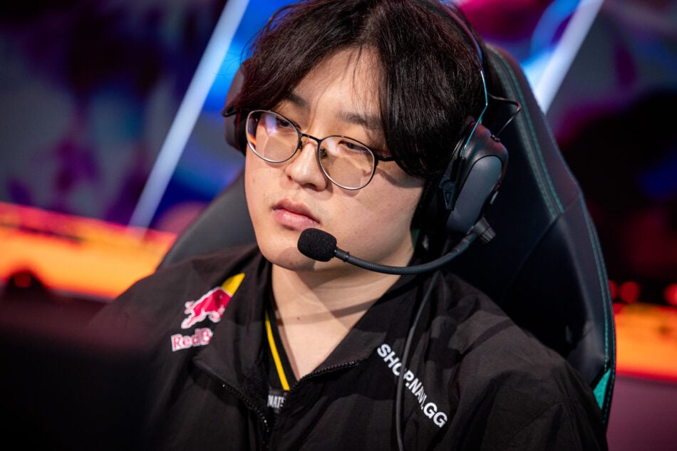 NAVI SamD on stage LEC Versus Playoffs