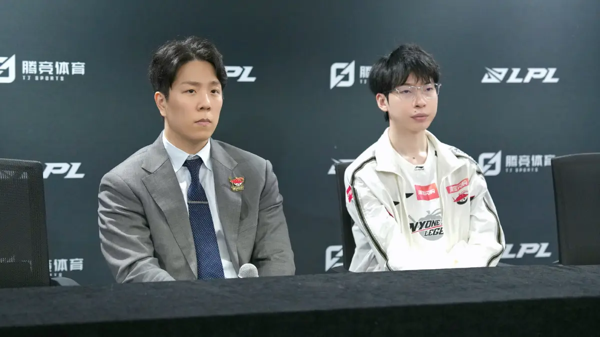Anyone's Legend Helper and Hope during a Press Conference in the 2026 LPL Split 1.